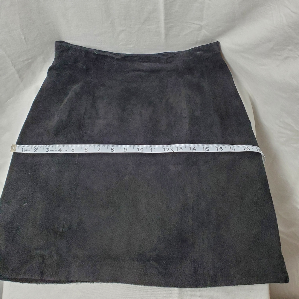 Wilson's Leather Black Suede Mini Skirt Size 10 - Picture 3 of 9